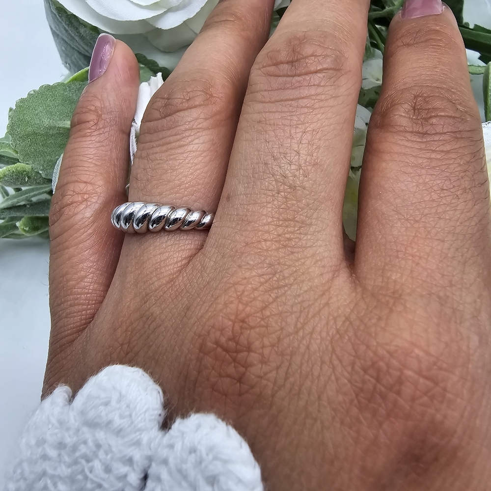 🥰 TWISTED CABLE RING - Picture 4 of 5
